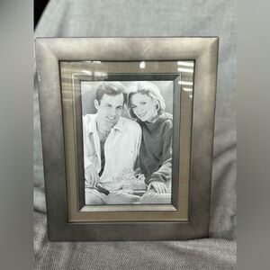 5 x 7 Gunmetal Black photo Frame Table Easel or Wall Hanging Display EPC